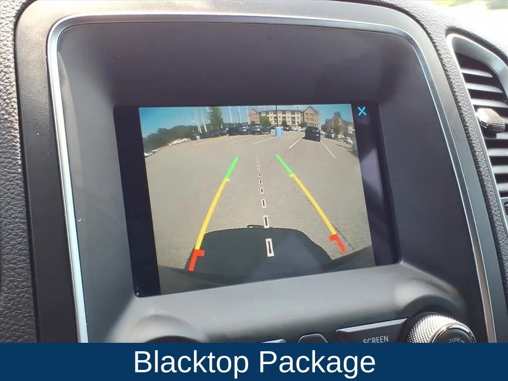 Used 2019  Dodge SXT Plus image 3