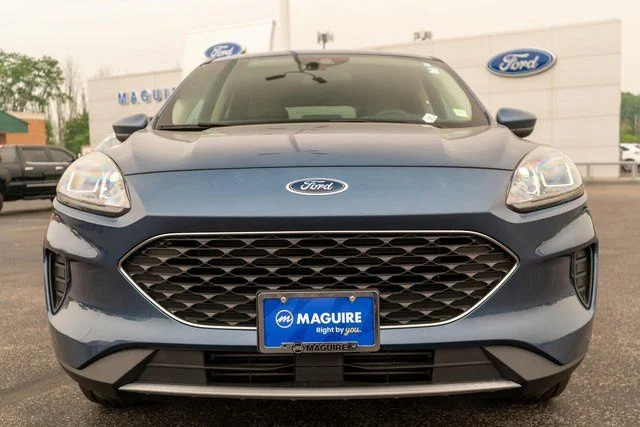 Used 2020 Blue Ford SE image 3