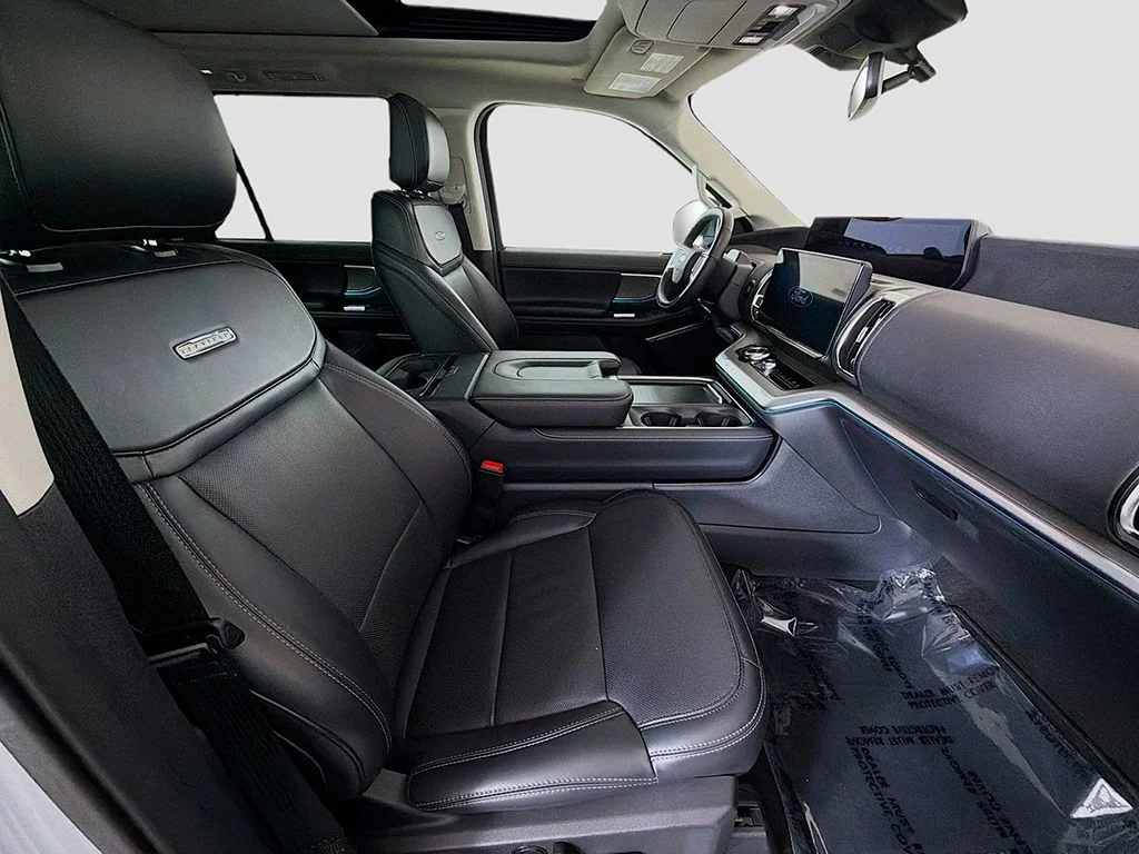 Used 2025 Space Silver Ford Platinum image 28