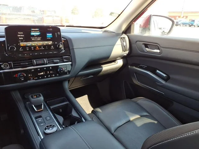 2024 Nissan Pathfinder SL - Photo 21