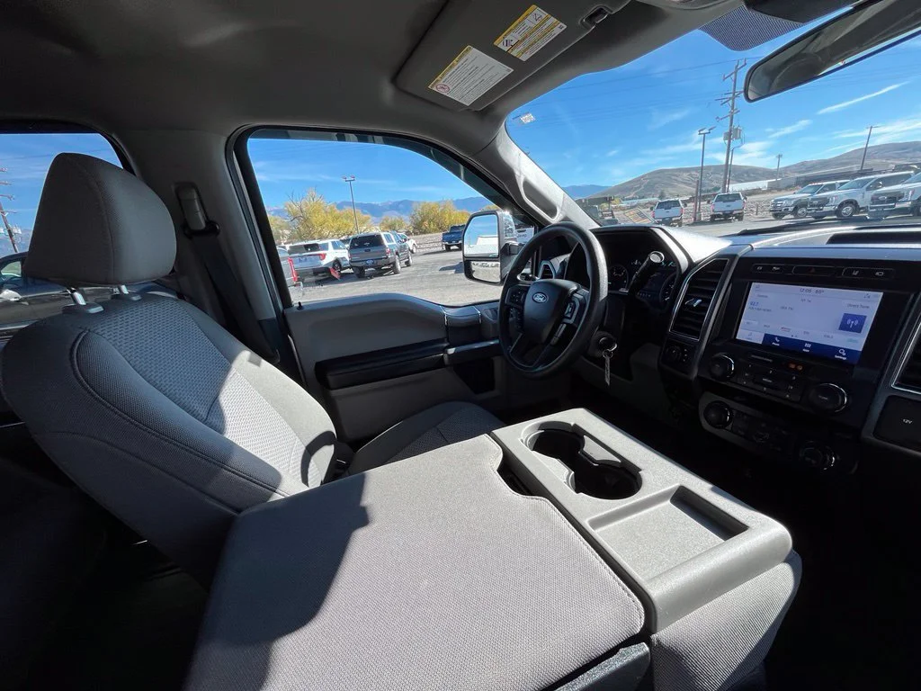 Used 2022  Ford XL image 21