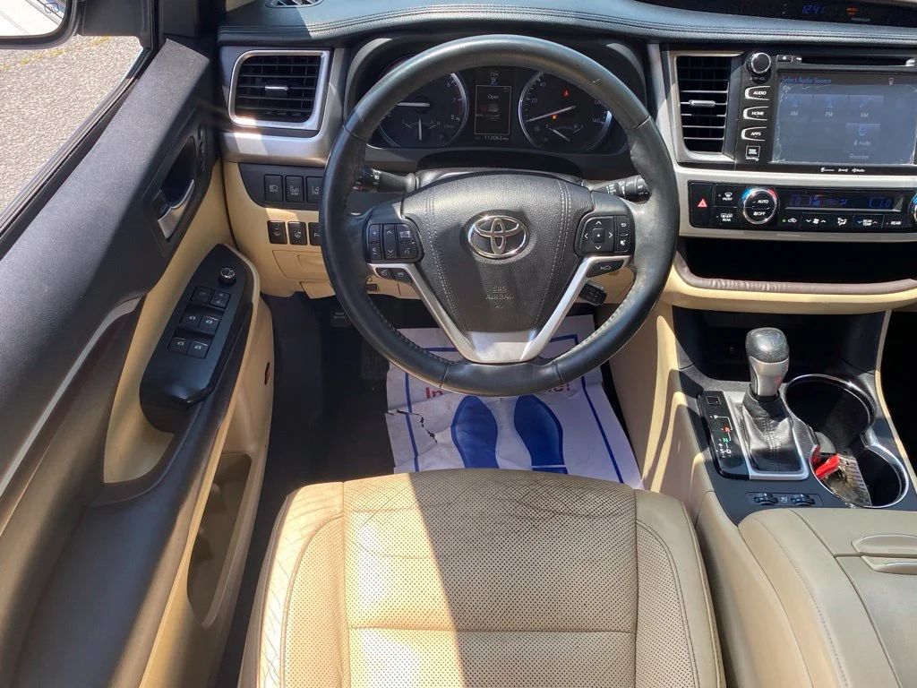 Used 2016 White Toyota Limited Platinum V6 image 11