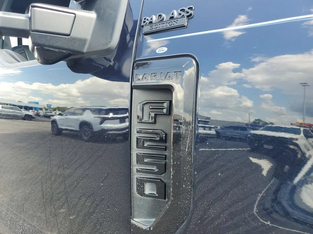 Used 2022 Blue Ford LARIAT image 39