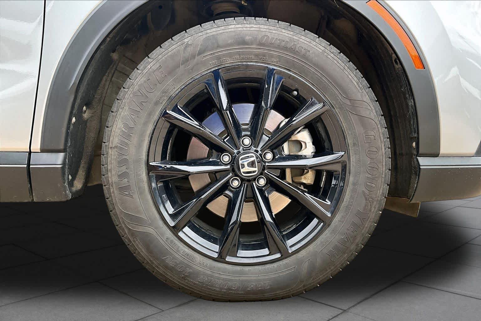 Used 2025 Solar Silver Metallic Honda Sport image 10