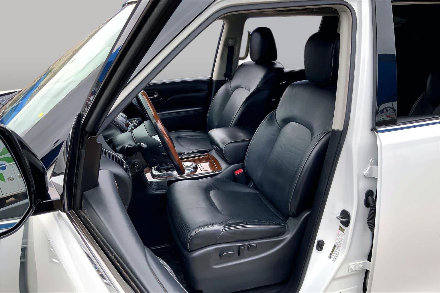 Used 2019 Moonstone White INFINITI LUXE image 8