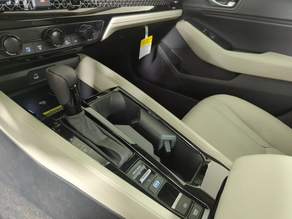 2025 Honda Accord Hybrid EX-L - Photo 19