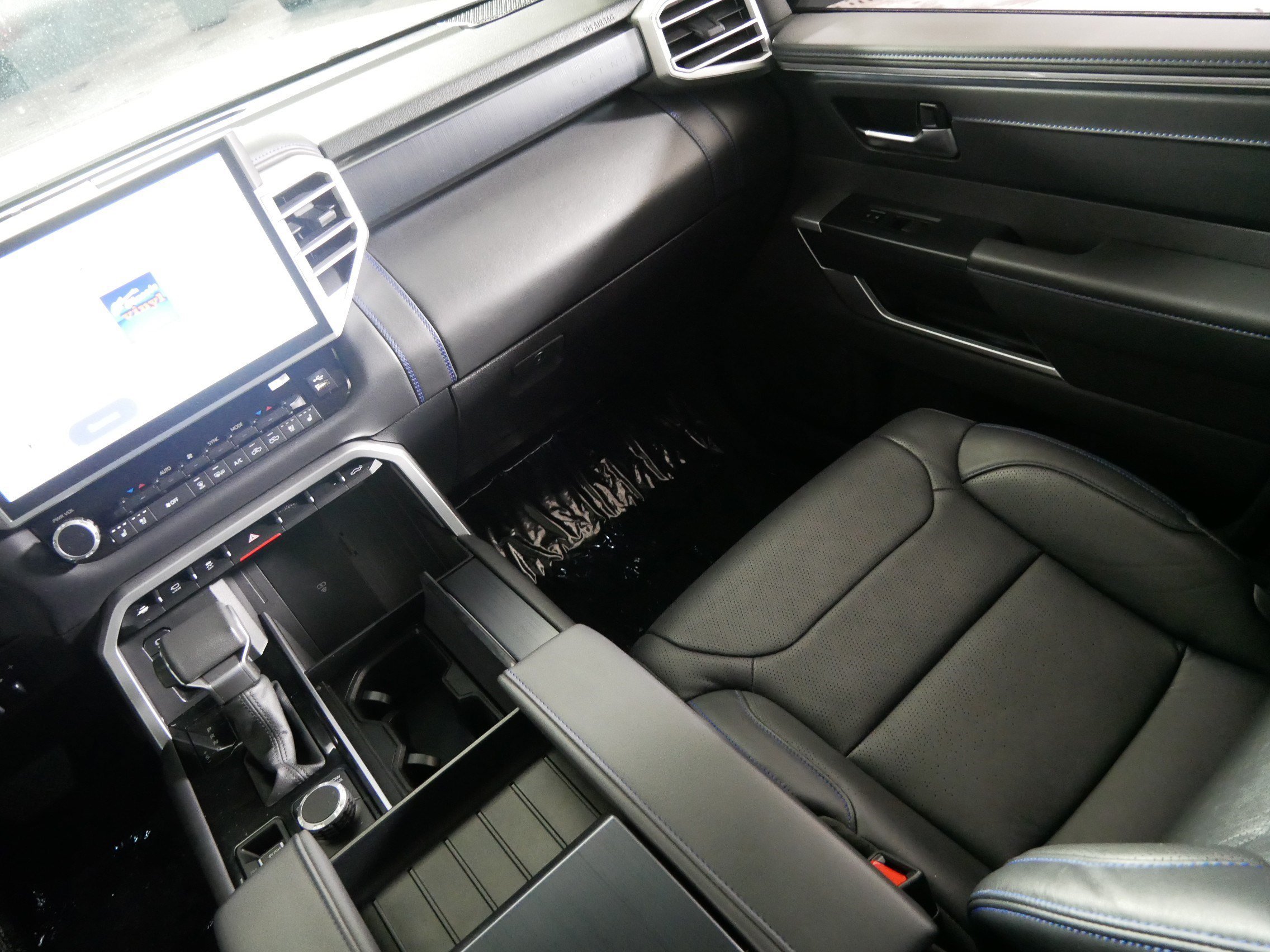 2025 Toyota Tundra Platinum - Photo 11