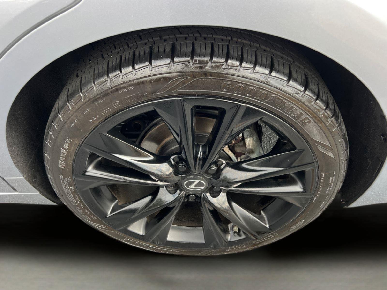 2022 Lexus ES F SPORT - Photo 20