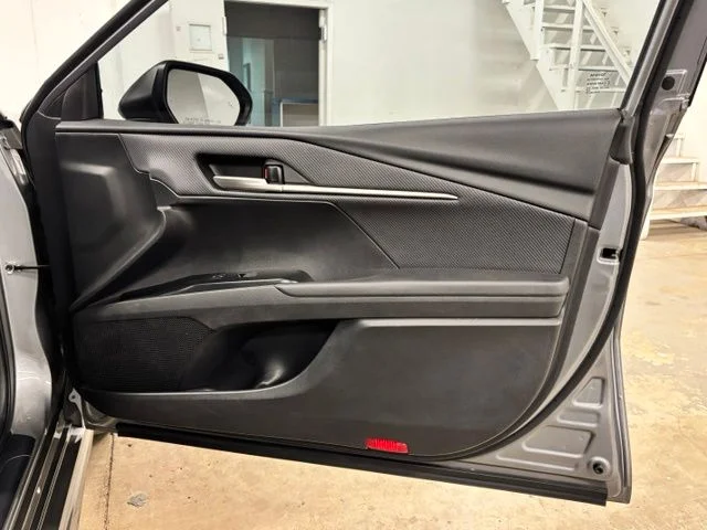 Used 2025  Toyota SE image 22
