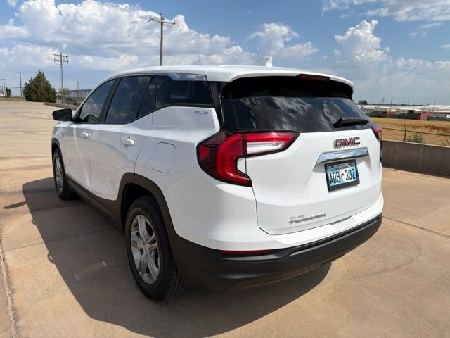 Used 2023 White GMC SLE image 2