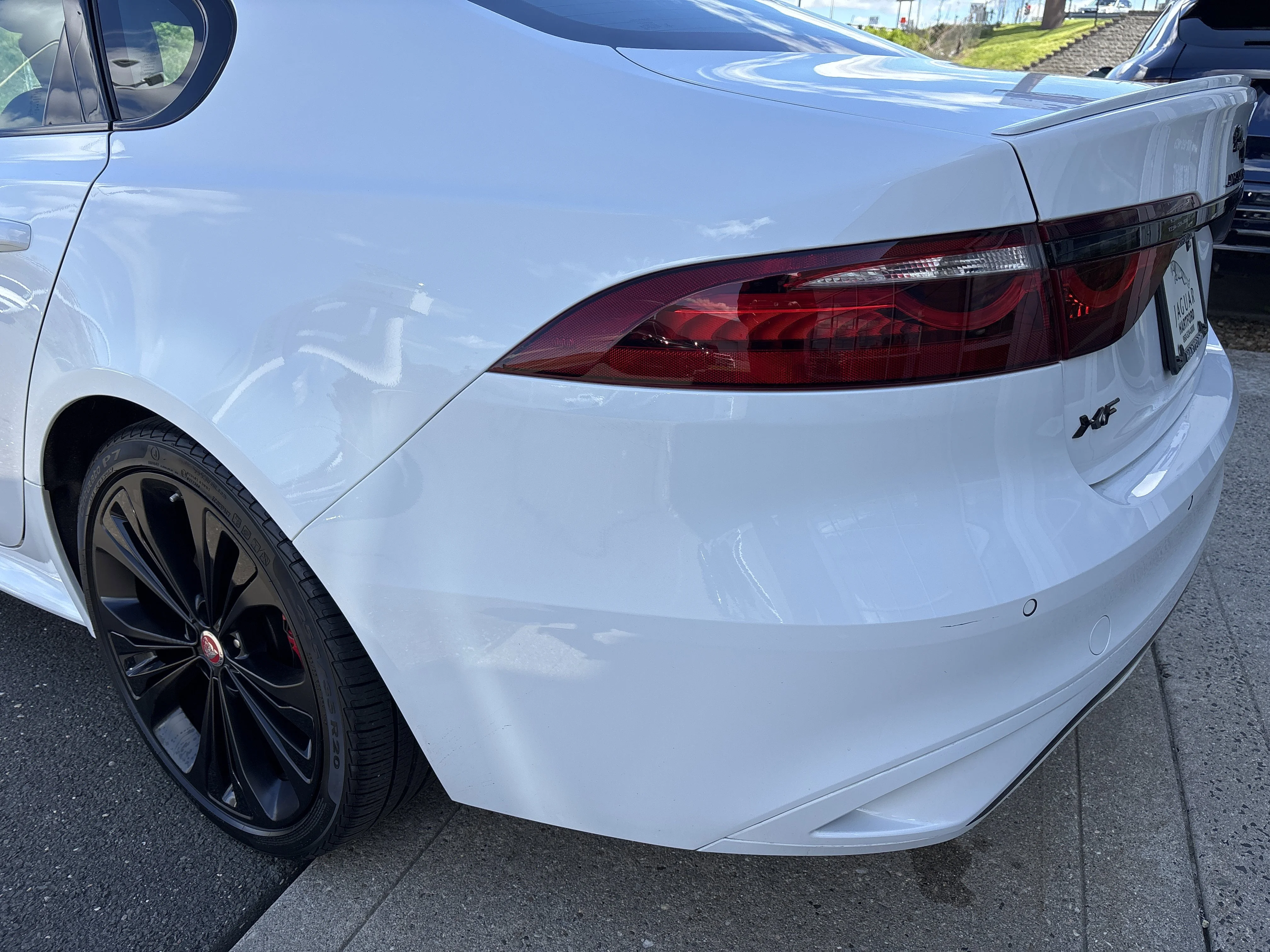 Used 2023 Fuji White Jaguar R-Dynamic SE image 15