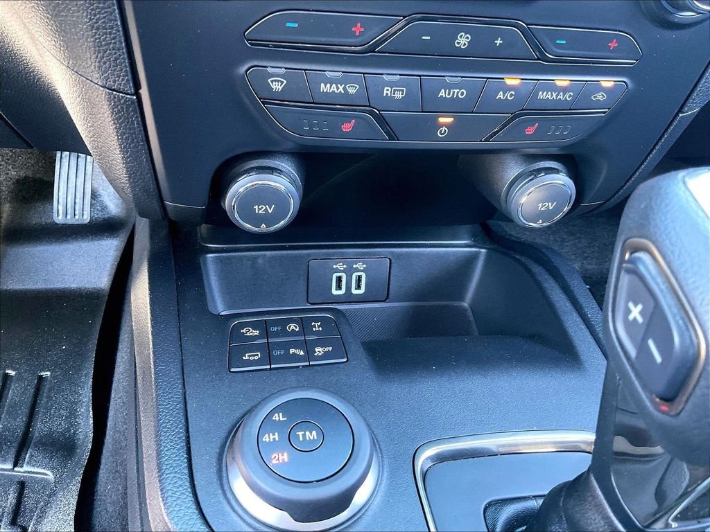 Used 2019 Blue Ford XLT image 12