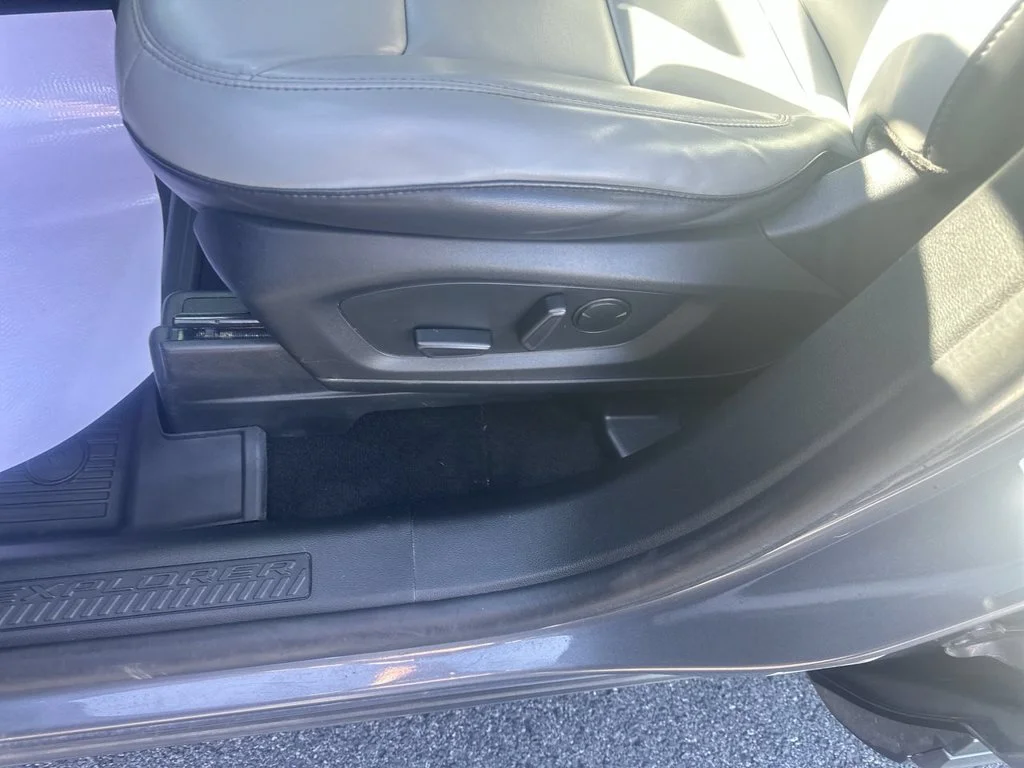Used 2021 Gray Ford XLT image 18