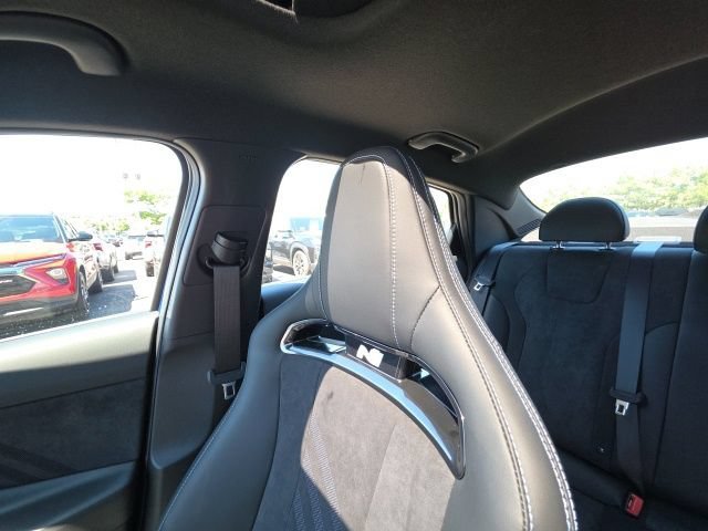 Used 2025 Blue Hyundai Manual image 10