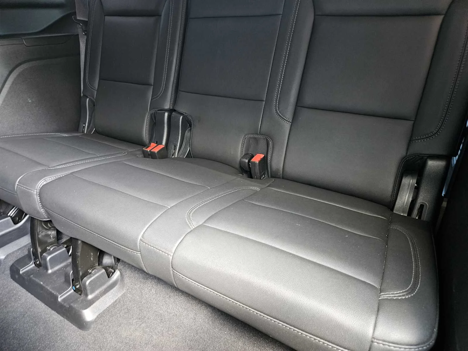 Used 2022 Summit White Chevrolet Z71 image 22