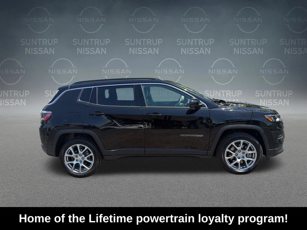 Used 2024 Black Jeep Latitude Lux image 7