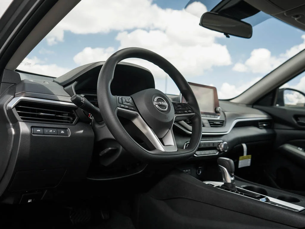 New 2026 Pearl White Tricoat Nissan 2.5 SV image 17