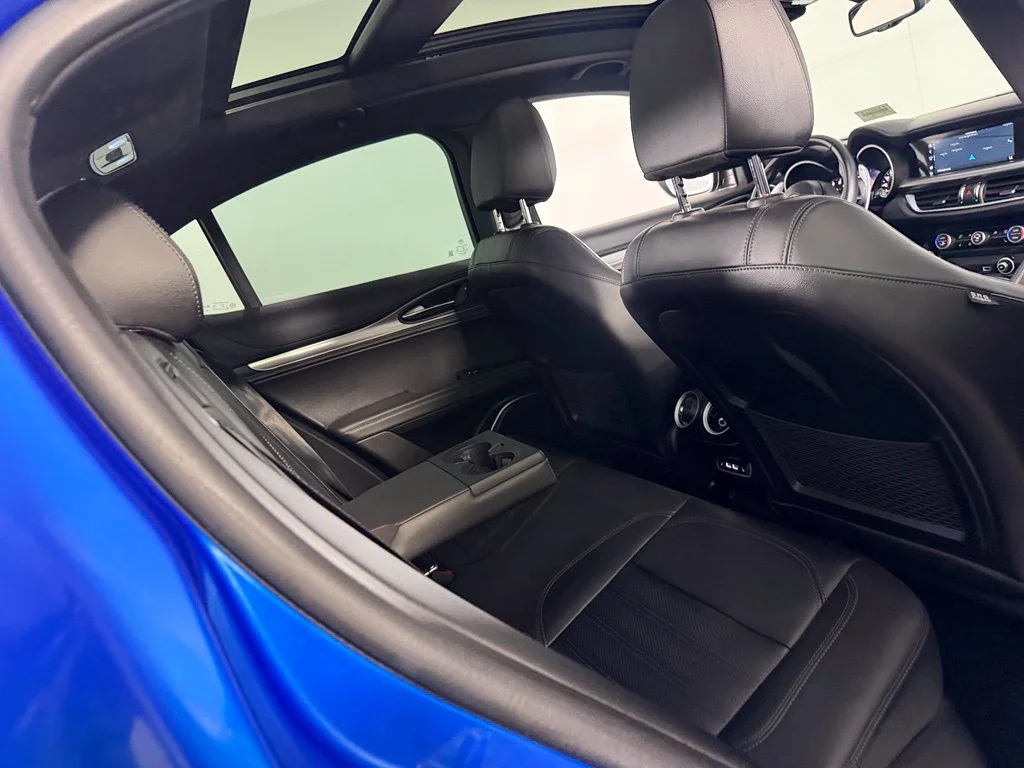 Used 2023  Alfa Romeo Veloce image 30
