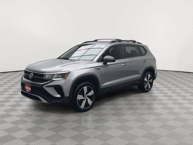 Used 2023 Pyrite Silver Metallic Volkswagen S image 29