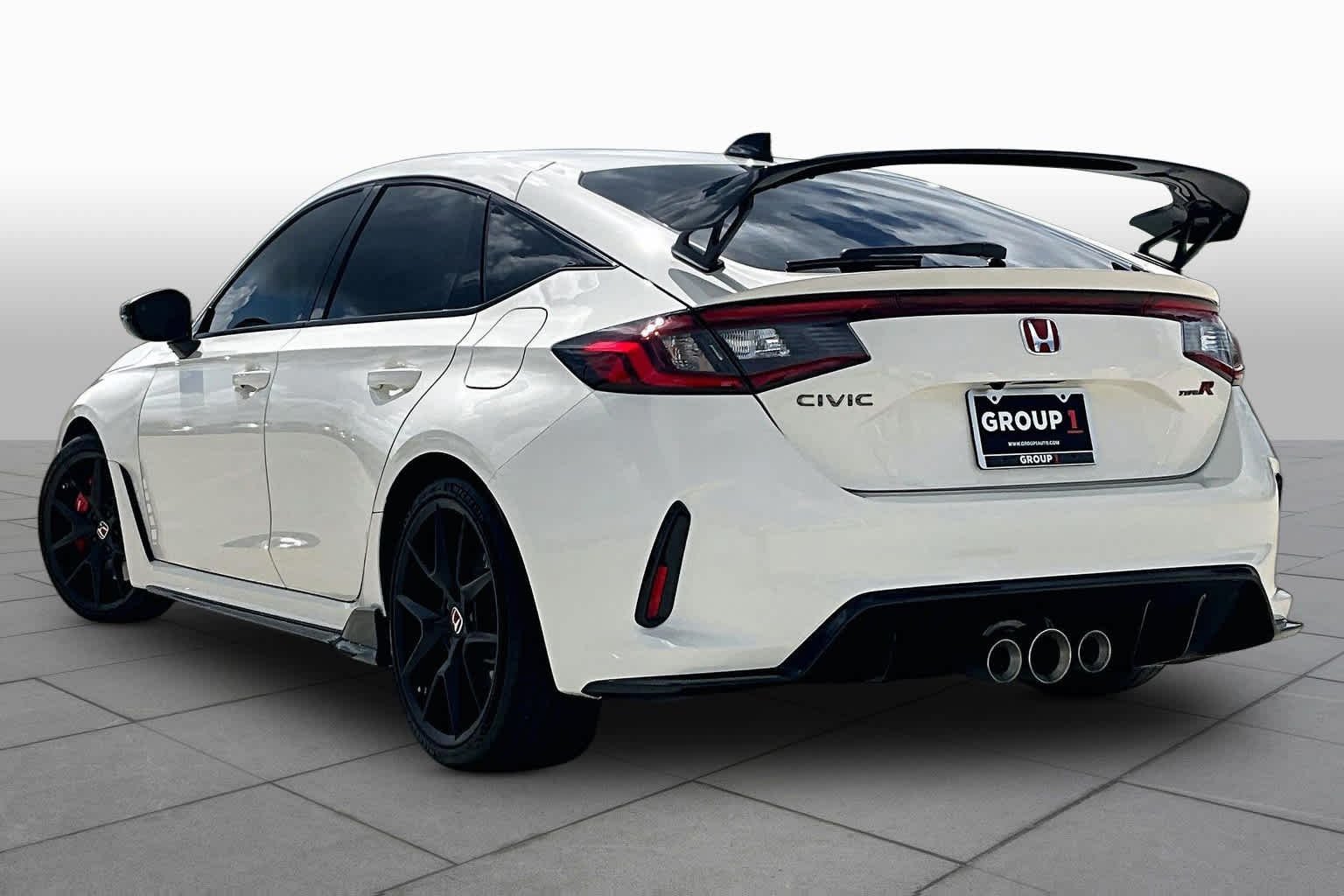 Used 2025 Championship White Honda  image 12