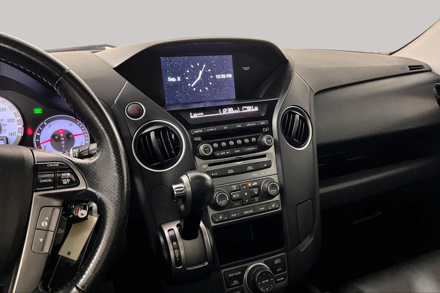 Used 2015 Crystal Black Pearl Honda Touring image 7