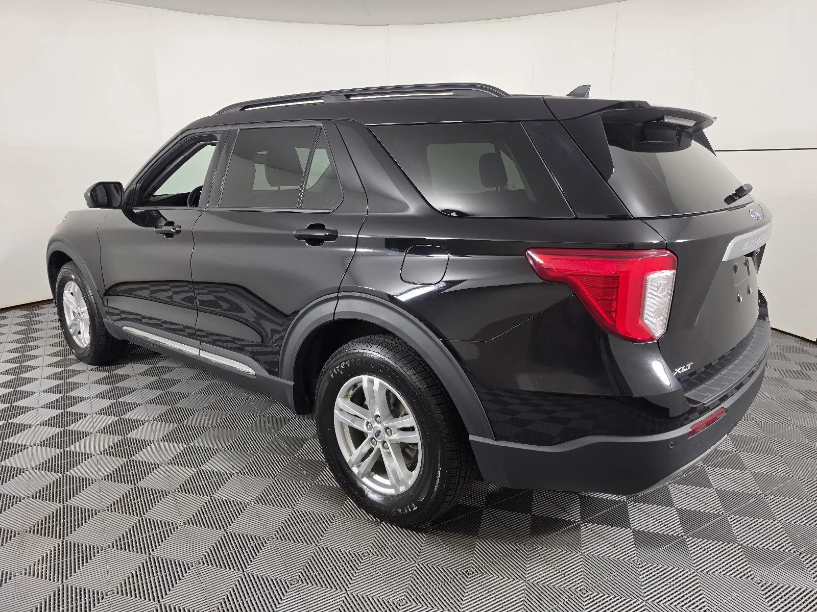 Used 2022 Agate Black Ford XLT image 9