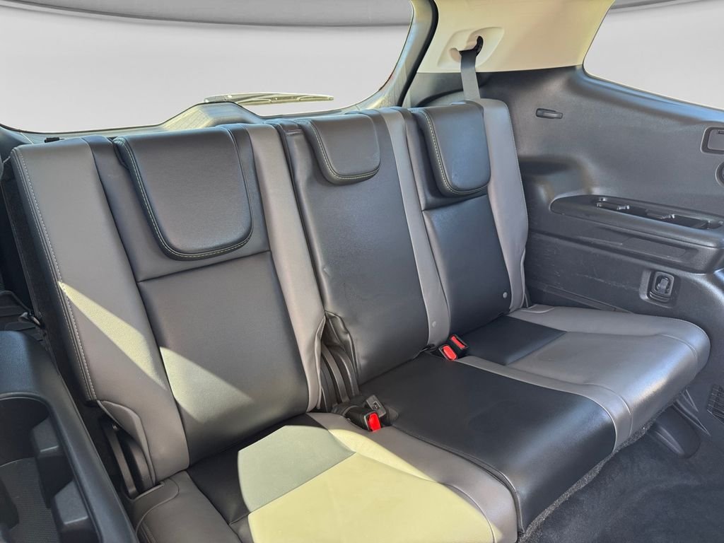 Used 2025 Crystal White Pearl Subaru Onyx Edition image 22