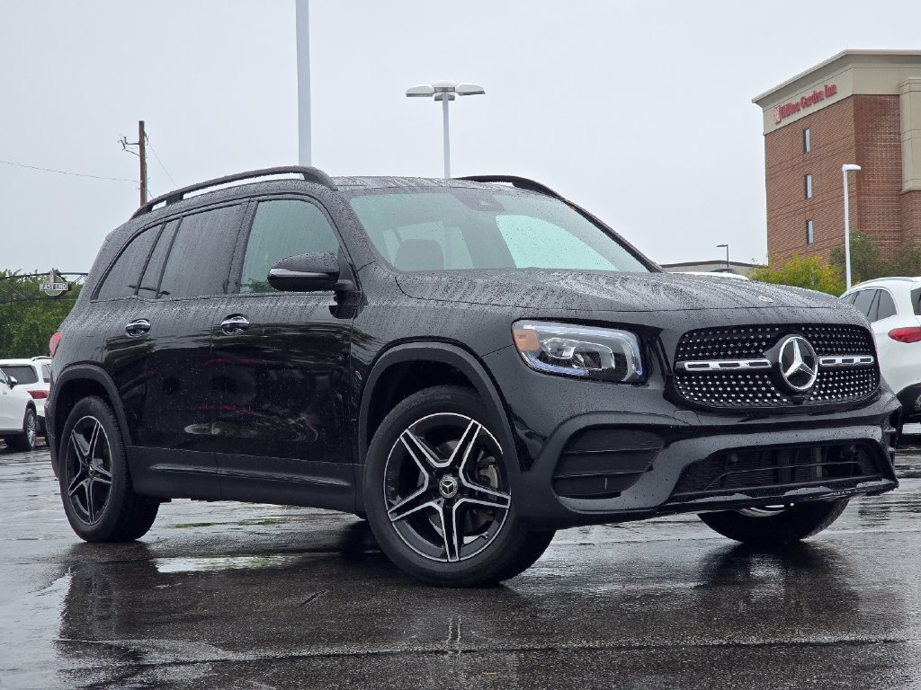Certified Used 2023  Mercedes-Benz GLB 250 image 2