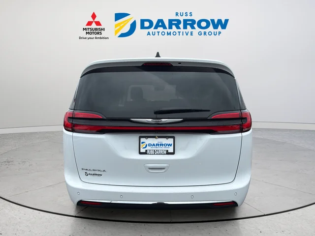 Used 2024 White Chrysler Touring L image 4