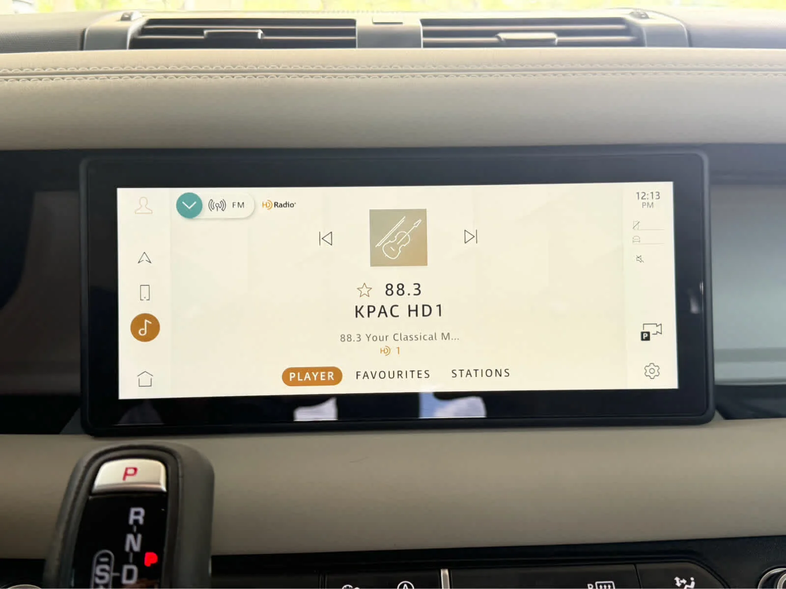 Used 2023 Carpathian Grey Premium Metallic Land Rover SE image 19