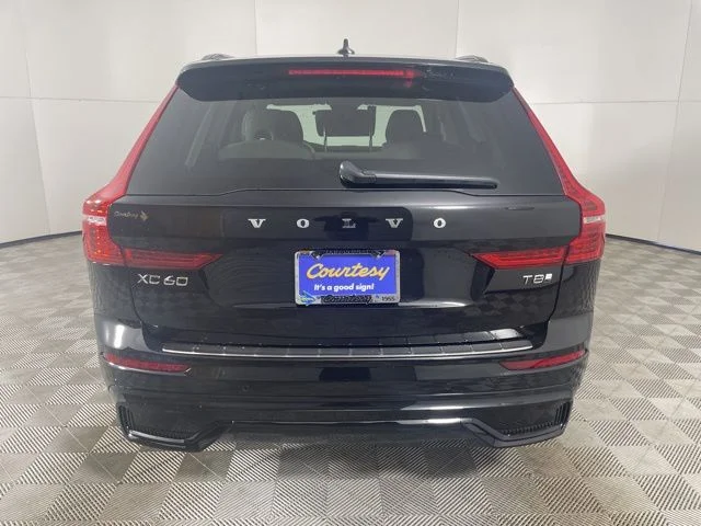 Used 2025 Black Volvo T8 Plus image 8