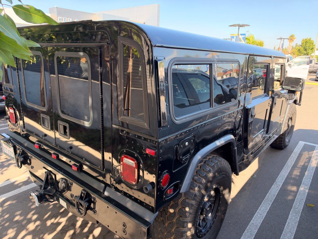 Used 2000 Black Hummer Wagon image 2