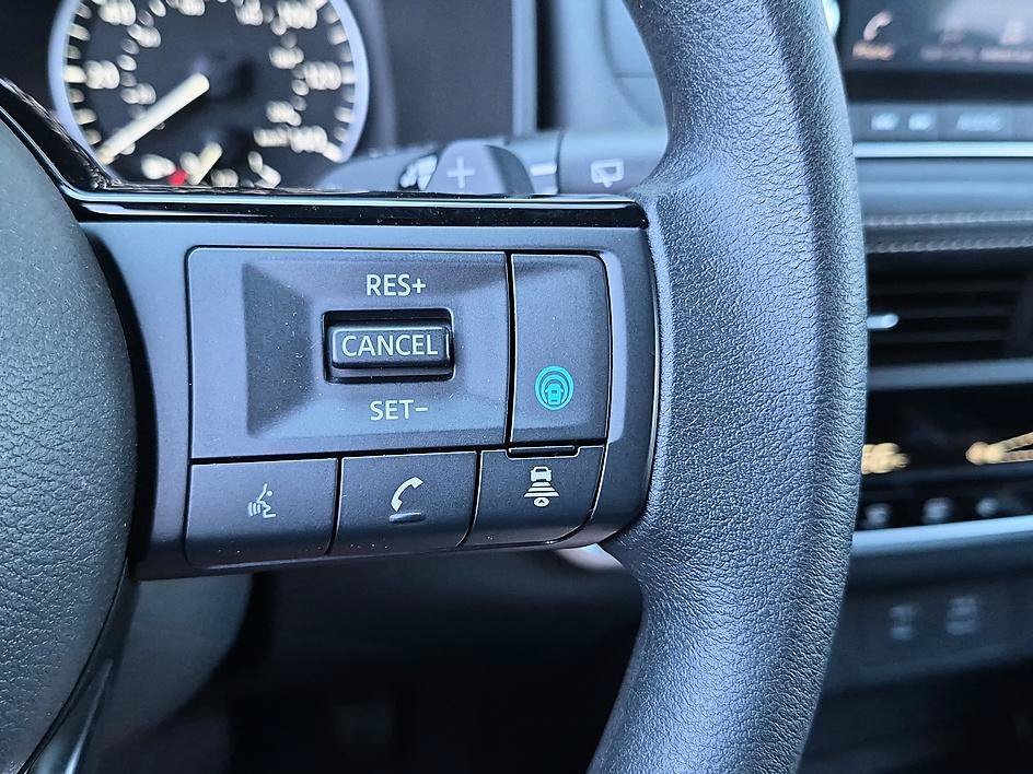 Certified Used 2023 Gun Metallic Nissan SV image 18