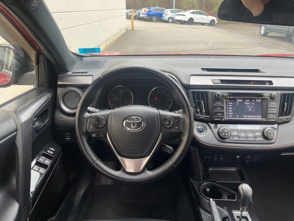 Used 2016 Barcelona Red Metallic Toyota SE image 13