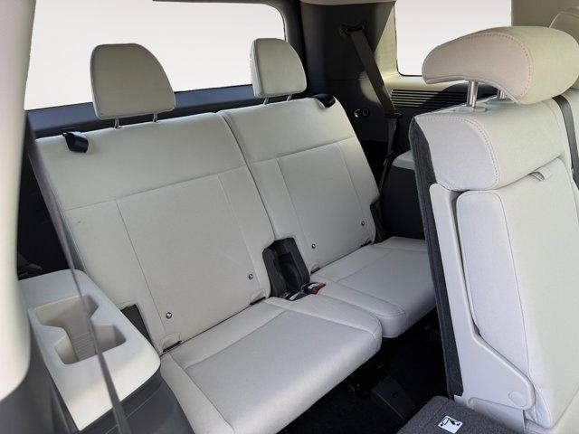 New 2026 Hampton Gray Hyundai SE FWD image 40