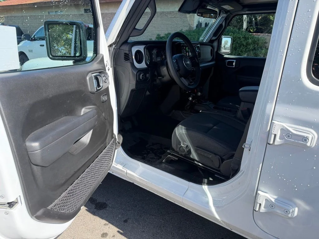 Used 2024 White Jeep Sport S image 17