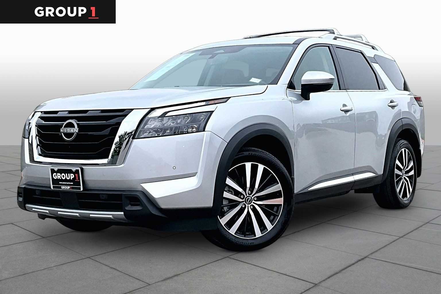 2025 Nissan Pathfinder Platinum 2WD's photo