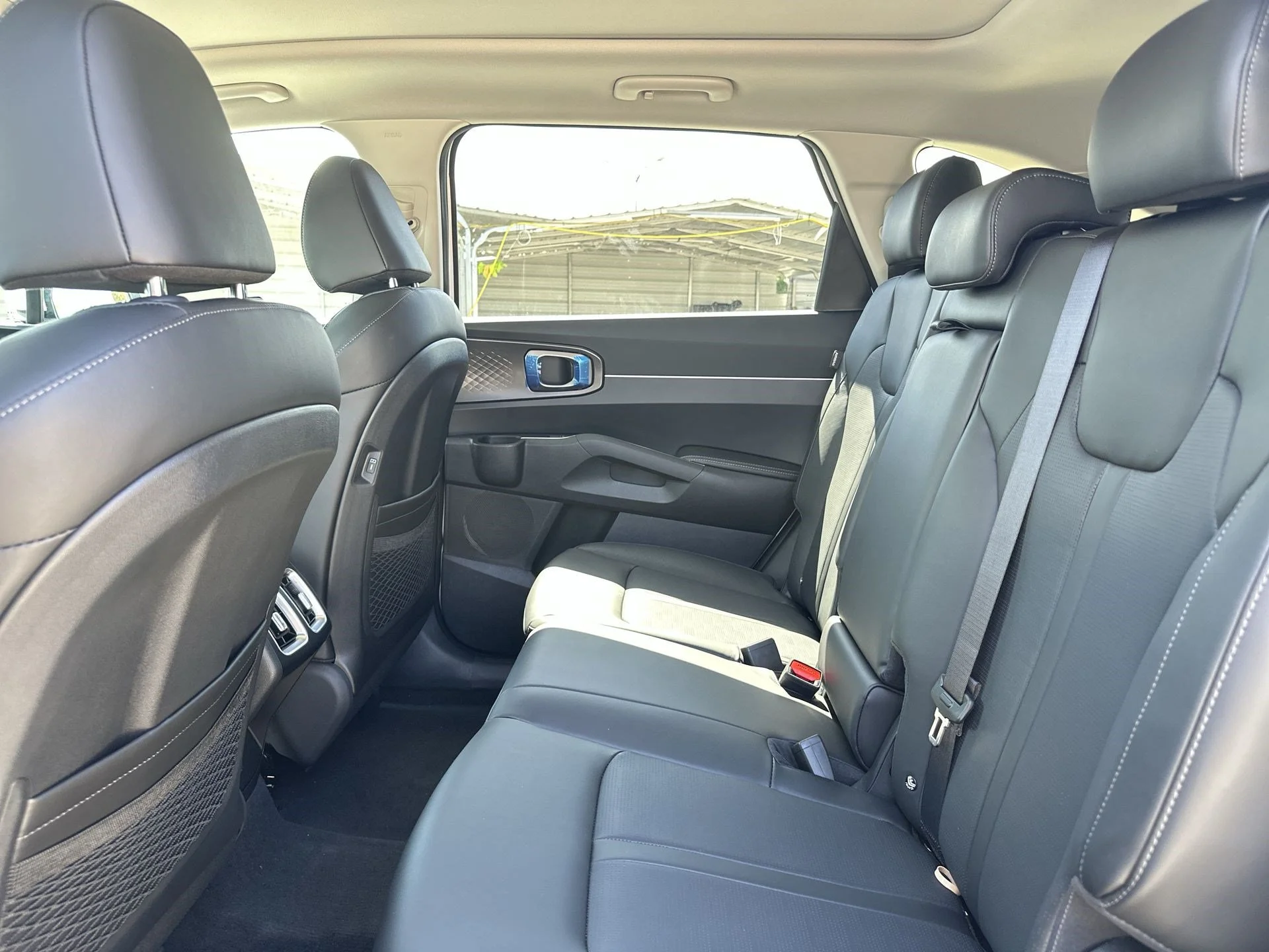 New 2026 Glacial White Pearl Kia S image 23