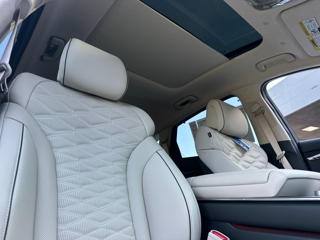 New 2026 White Genesis 3.5T E-SC MHEV image 17