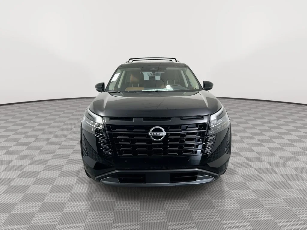 New 2026 Black Nissan Platinum image 3