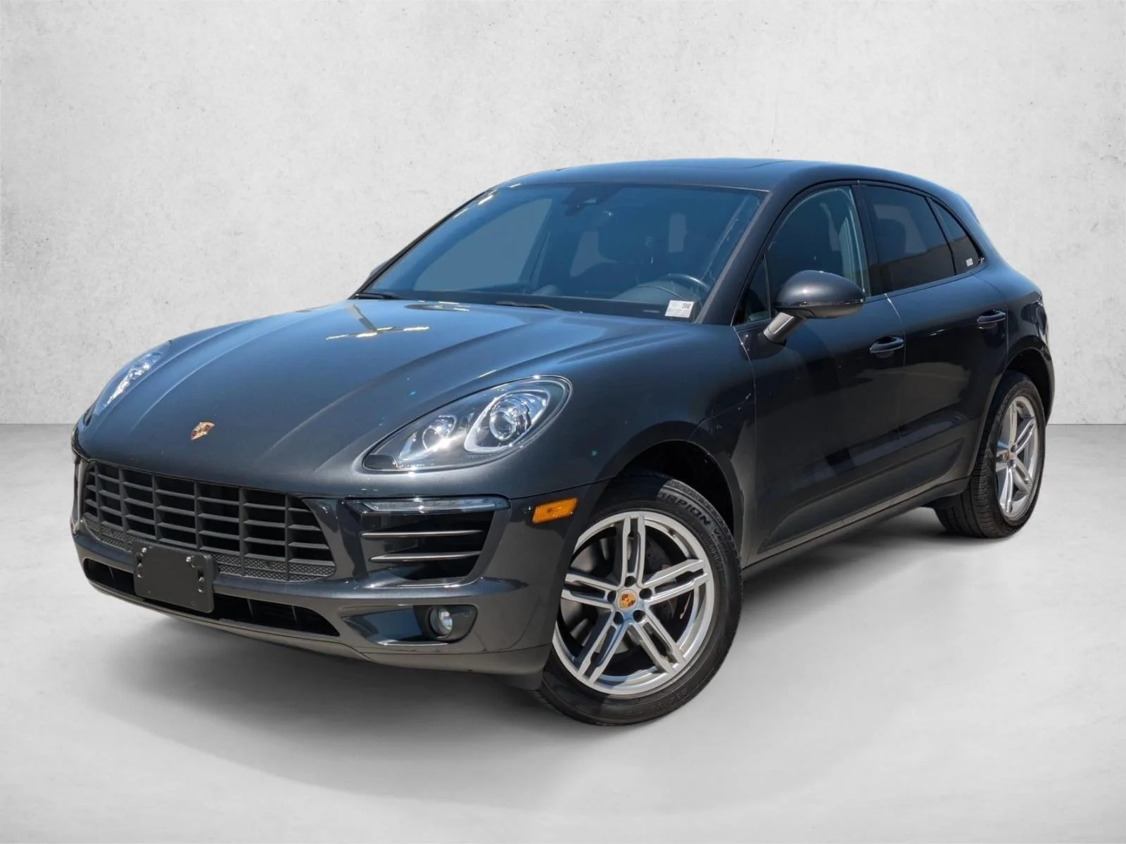 2018 Porsche Macan -'s photo