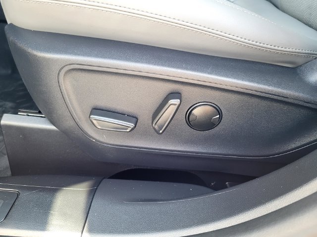 Used 2025 Gray Ford Badlands image 11