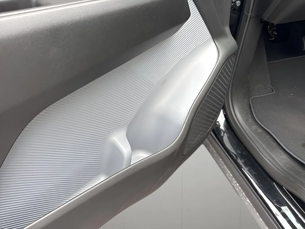 New 2027 Mosaic Black Metallic Chevrolet LT image 11