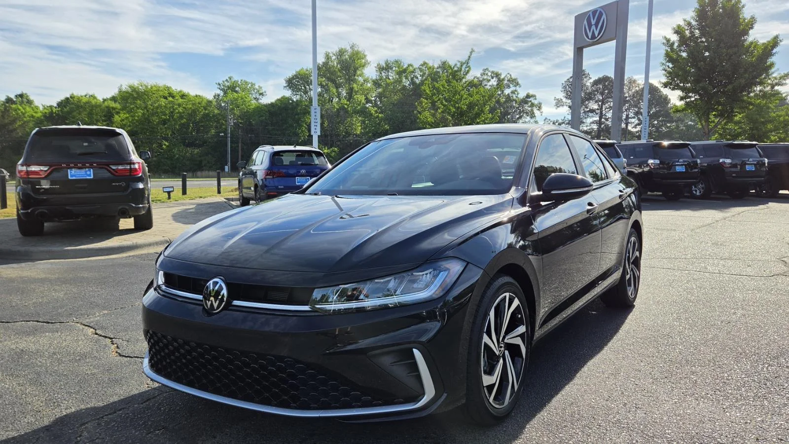 New 2026 Deep Black Pearl Volkswagen SEL image 9