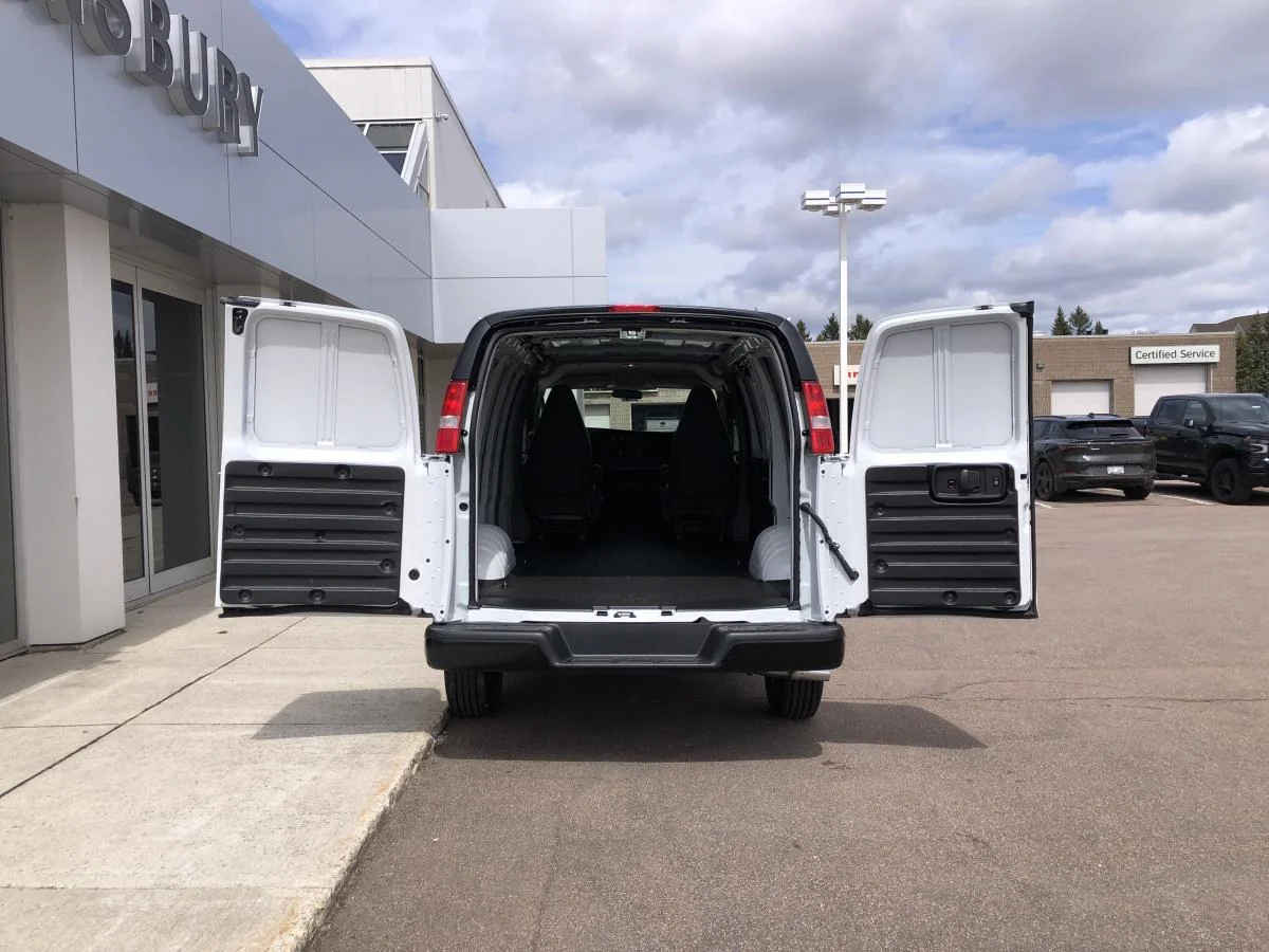 New 2026 White Chevrolet Rwd 3500 135 image 7