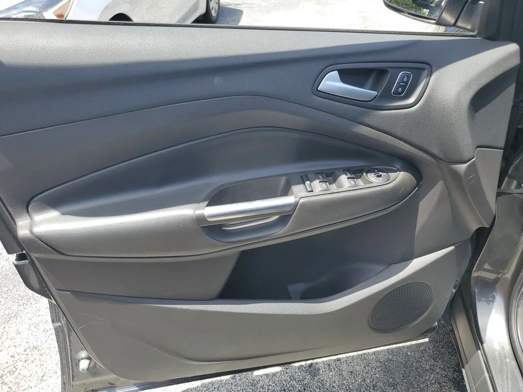 Used 2018 Gray Ford SE image 17