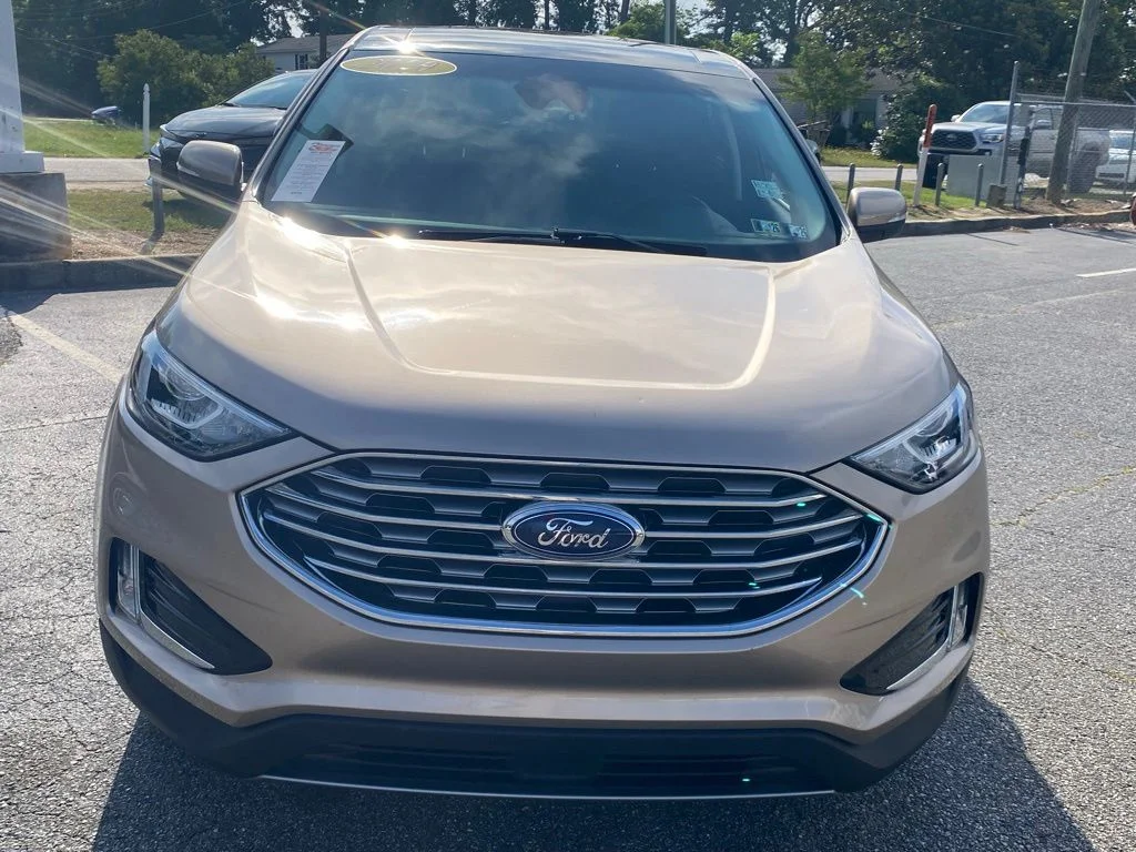 Used 2020 Gold Ford SEL image 21