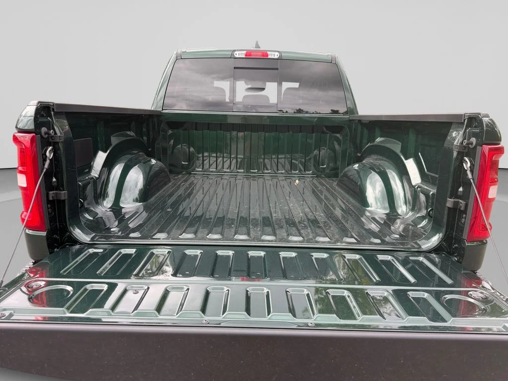 New 2027 Serrano-Green Metallic Exterior Paint RAM Big Horn/Lone Star image 19