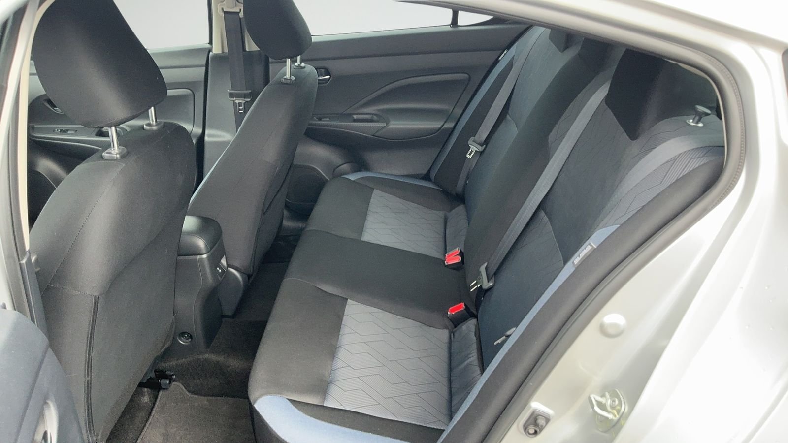 Certified Used 2025 Silver Nissan 1.6 SV image 37