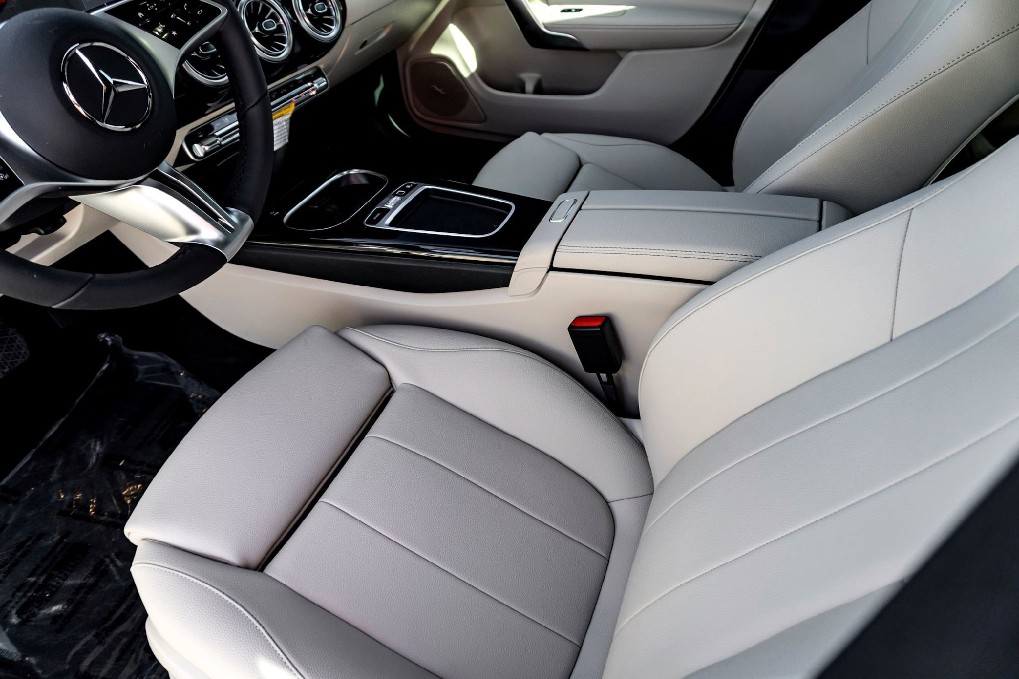 2025 Mercedes-Benz CLA CLA 250 - Photo 36